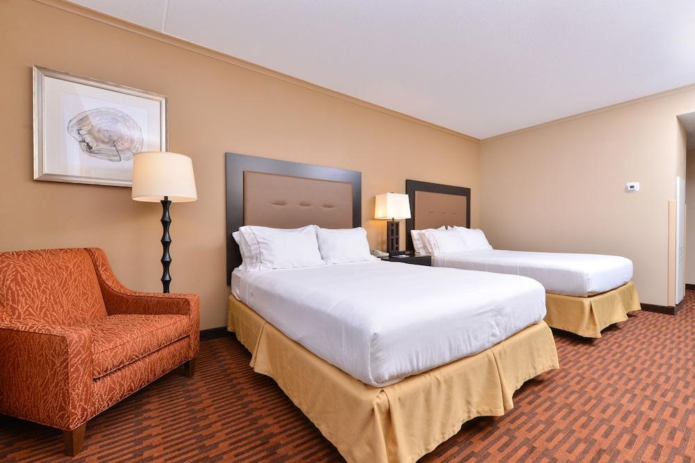 Express By Ihg Hotel 2*